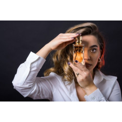 VIBRĀCIJAS SIEVIETĒM