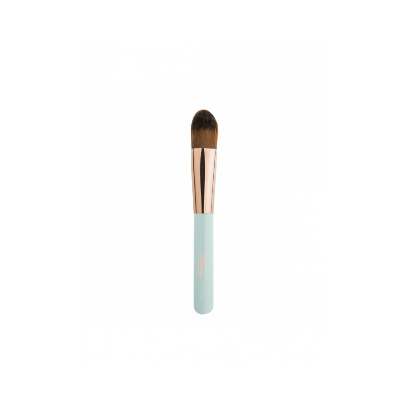 Triangular foundation brush No.122